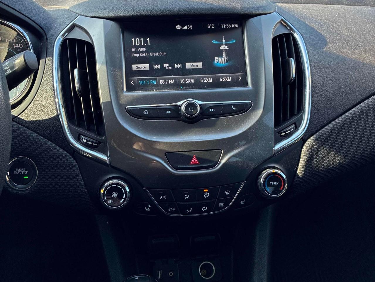 2017 Chevrolet Cruze LT Auto 4dr Hatchback Photo