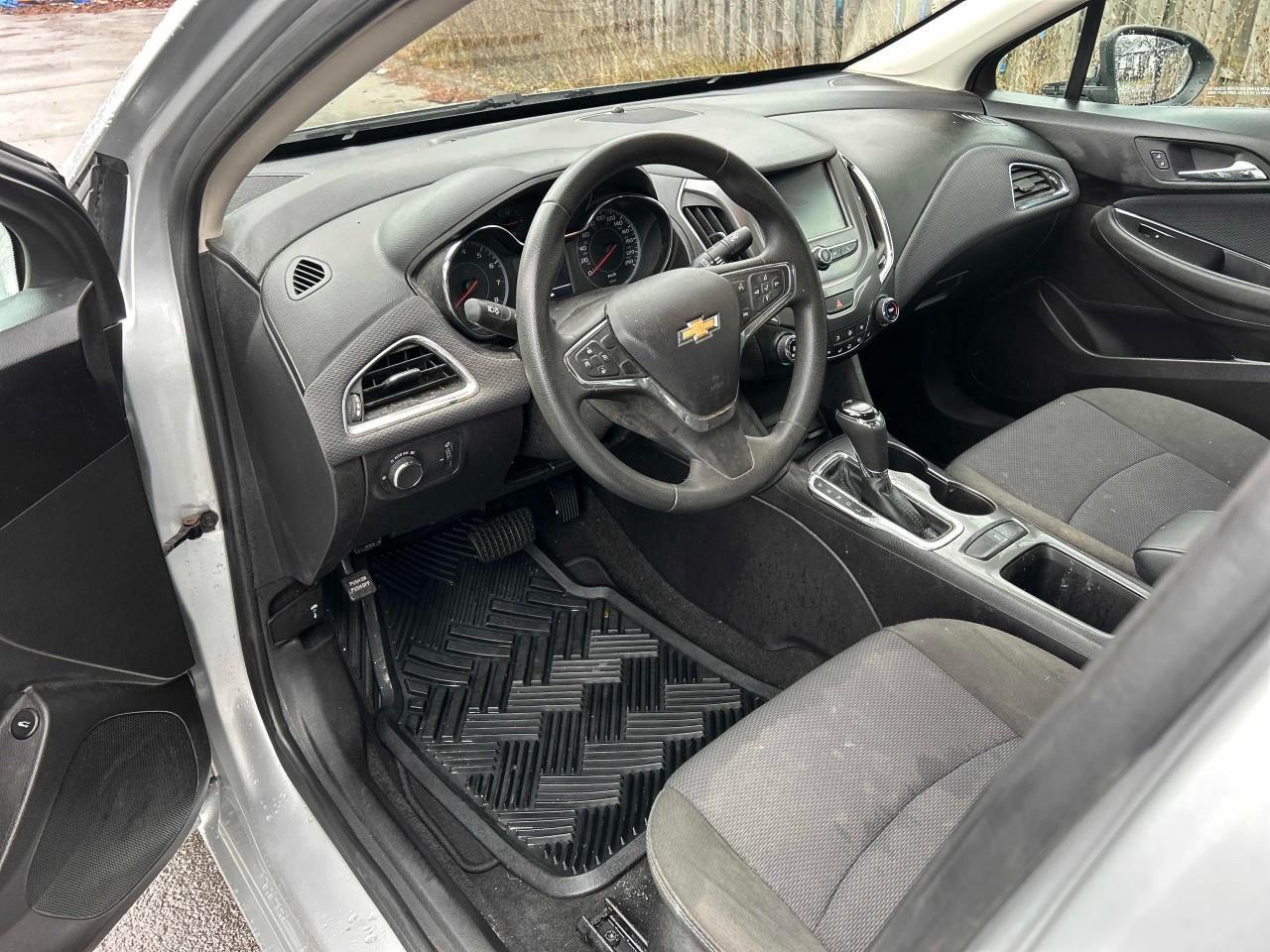 2018 Chevrolet Cruze LT Auto 4dr Sedan Photo