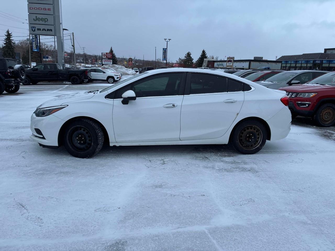 2018 Chevrolet Cruze LT Auto 4dr Sedan Photo2