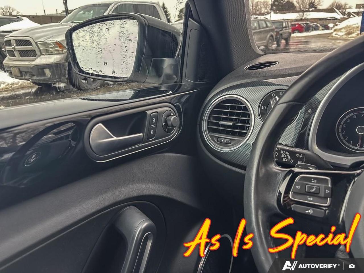 2013 Volkswagen Beetle  Photo