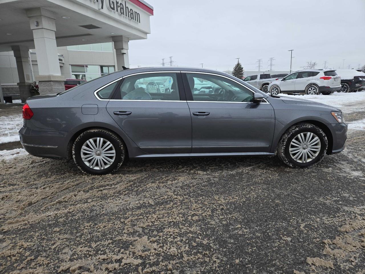 2016 Volkswagen Passat  Photo4