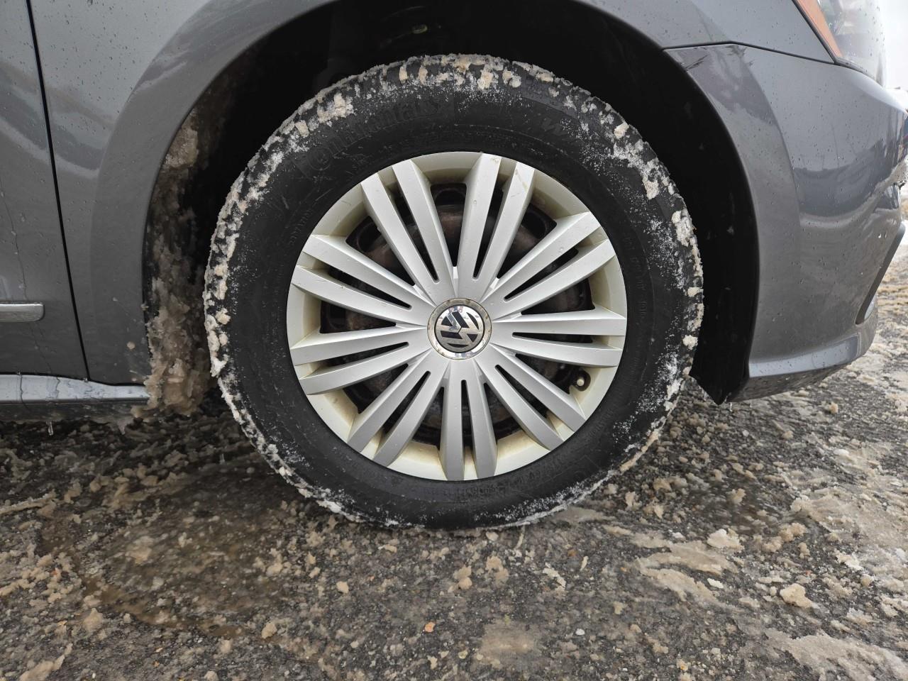 2016 Volkswagen Passat  Photo