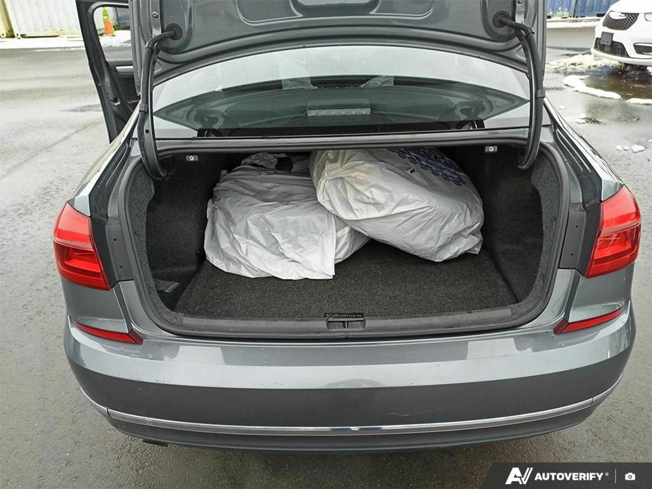 2016 Volkswagen Passat  Photo