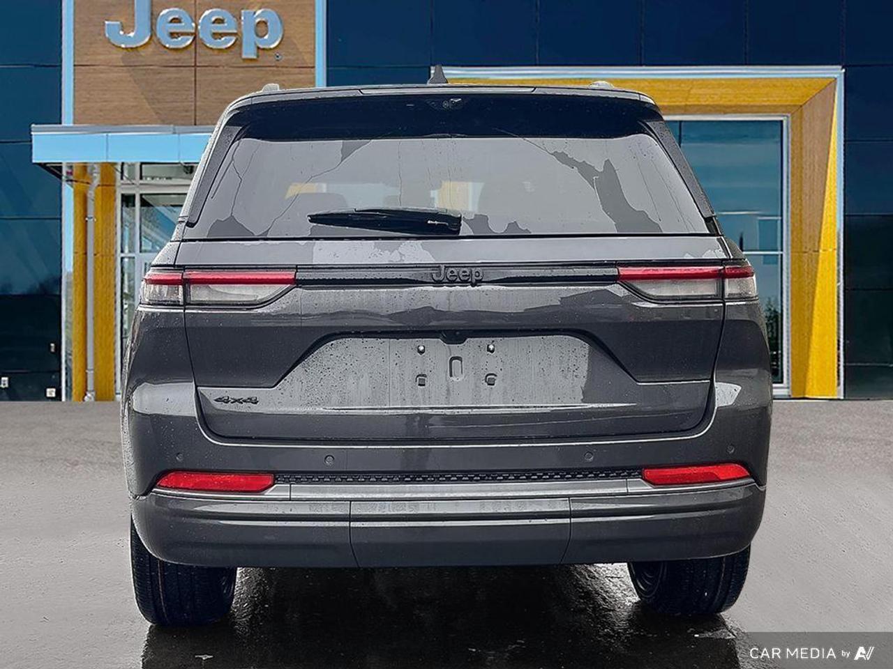 2026 Jeep Grand Cherokee Base 4dr 4x4 Photo
