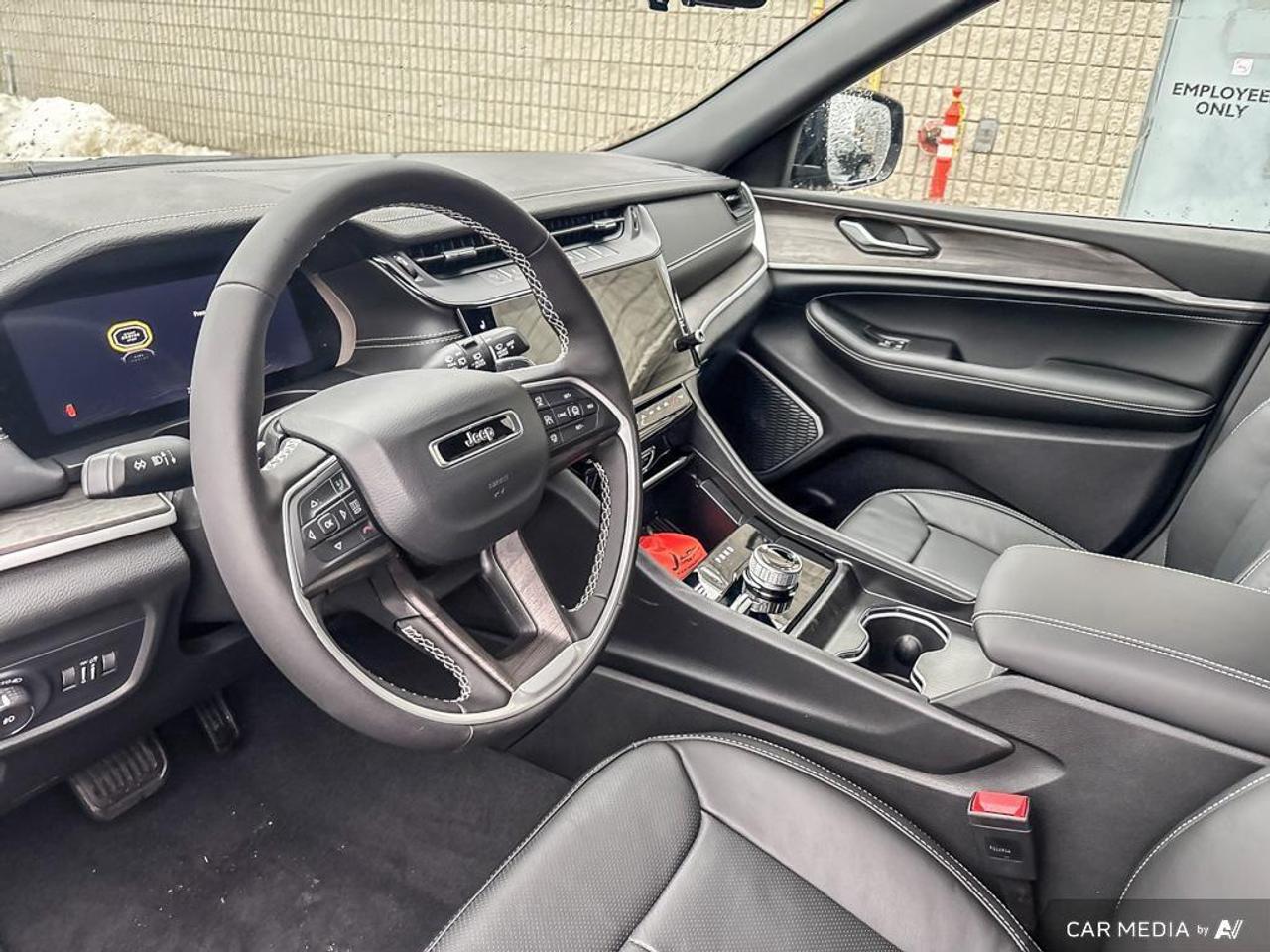 2026 Jeep Grand Cherokee Base 4dr 4x4 Photo