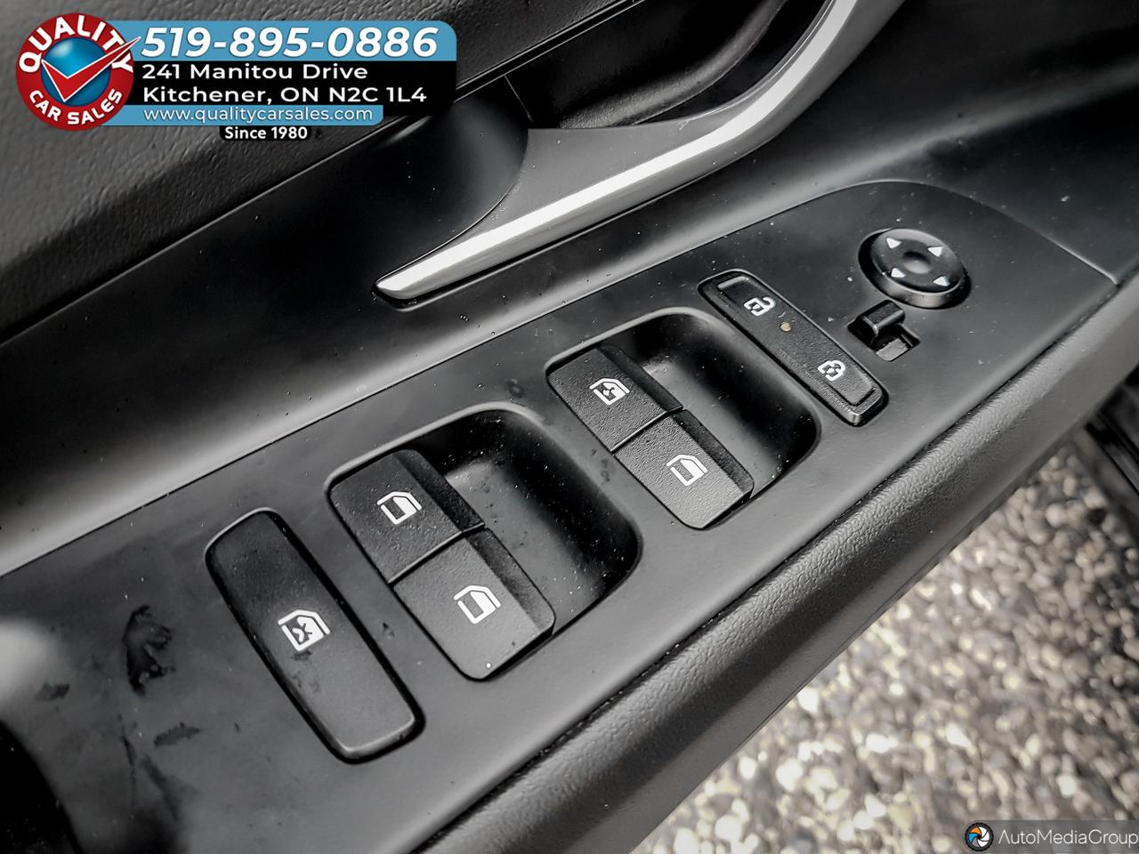 2025 Hyundai Elantra Preferred *HEATED SEATS* Photo