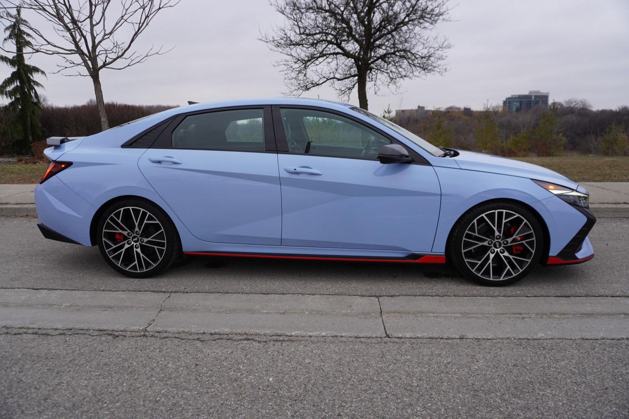 2022 Hyundai Elantra N / 1 OWNER / MANUAL / NAVIGATION / SUNROOF /LOCAL Photo4