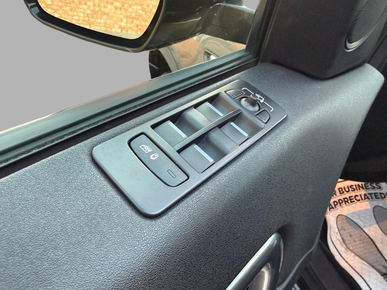 2016 Land Rover Discovery Sport 4WD 4dr HSE Photo