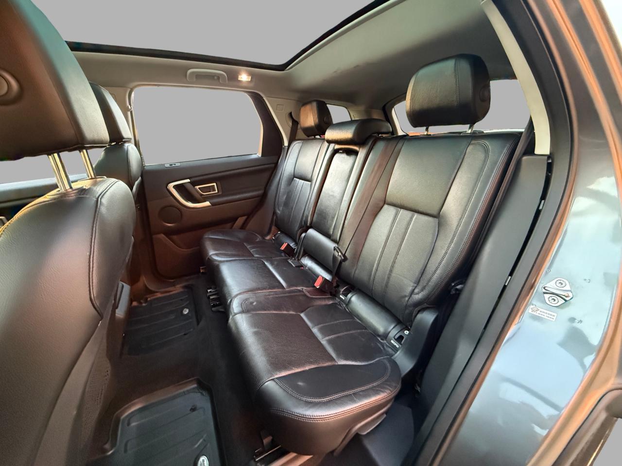 2016 Land Rover Discovery Sport 4WD 4dr HSE Photo