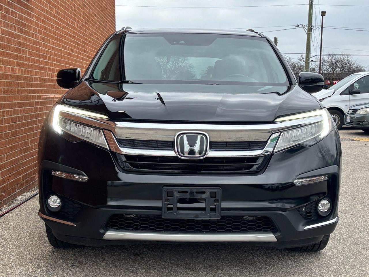 2019 Honda Pilot Touring 8-Passenger AWD Photo1