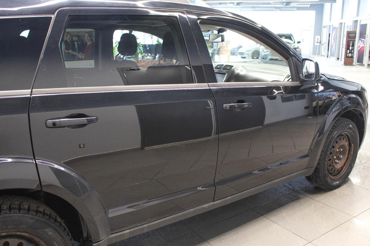 2016 Dodge Journey SXT/Limited LOW KMS - CLOTH UPHOLSTERY - CD PLAYER Photo