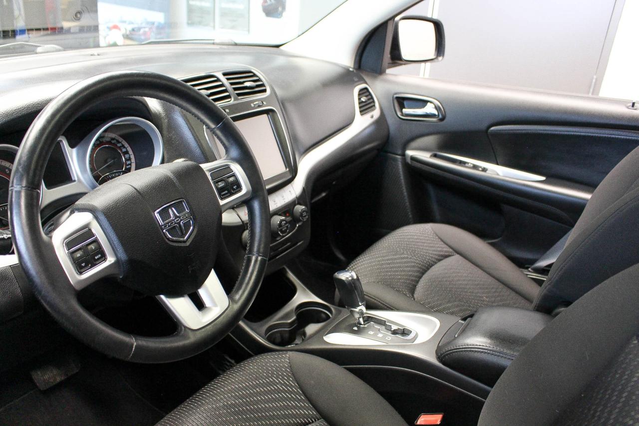 2016 Dodge Journey SXT/Limited LOW KMS - CLOTH UPHOLSTERY - CD PLAYER Photo