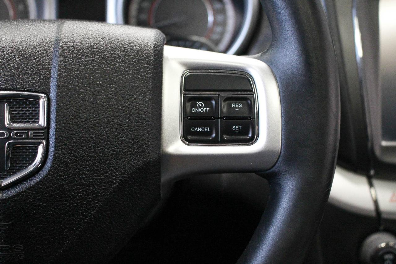 2016 Dodge Journey SXT/Limited LOW KMS - CLOTH UPHOLSTERY - CD PLAYER Photo