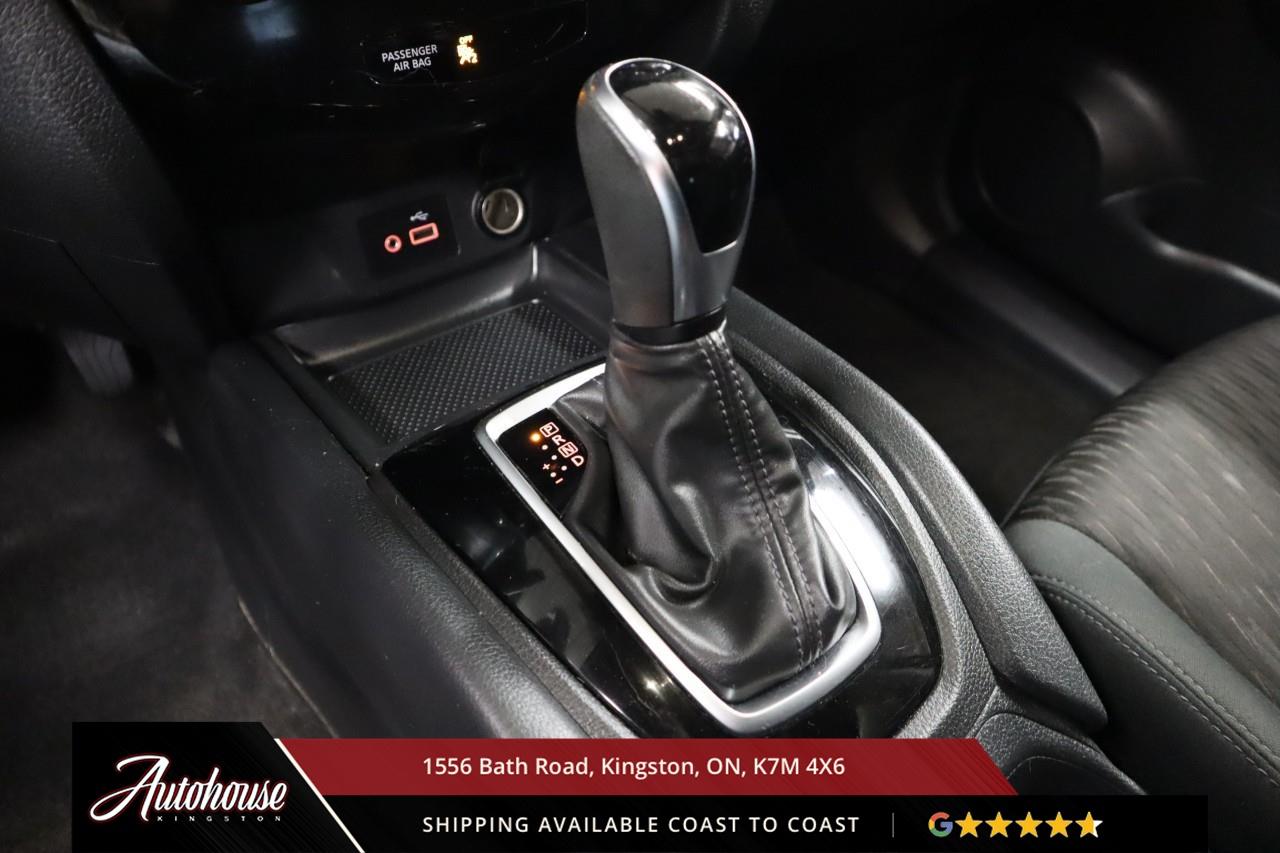 2020 Nissan Rogue SV PANORAMIC SUNROOF - REMOTE START Photo