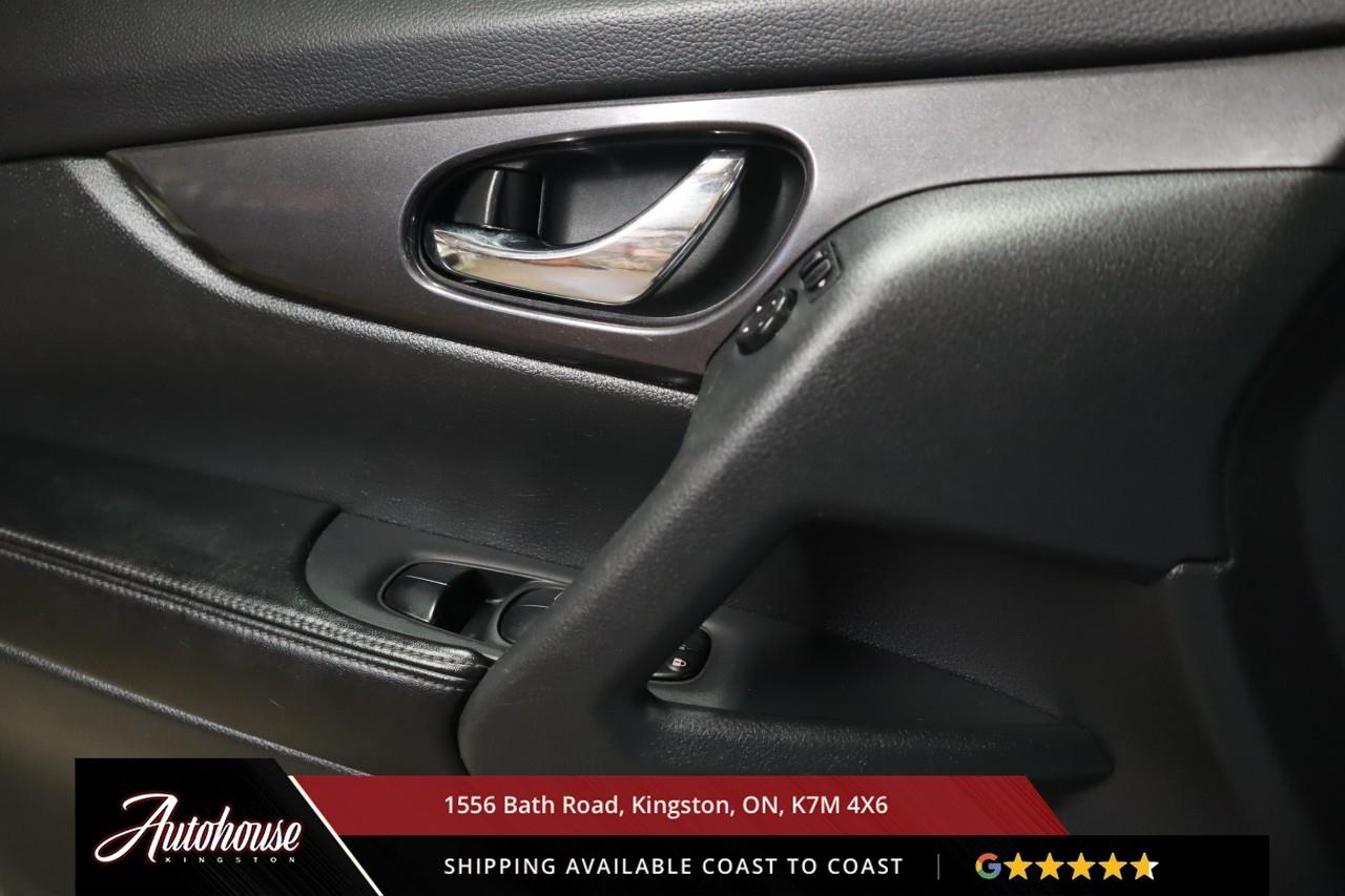 2020 Nissan Rogue SV PANORAMIC SUNROOF - REMOTE START Photo