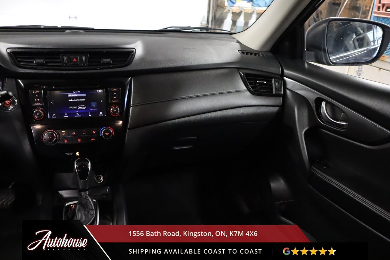 2020 Nissan Rogue SV PANORAMIC SUNROOF - REMOTE START Photo