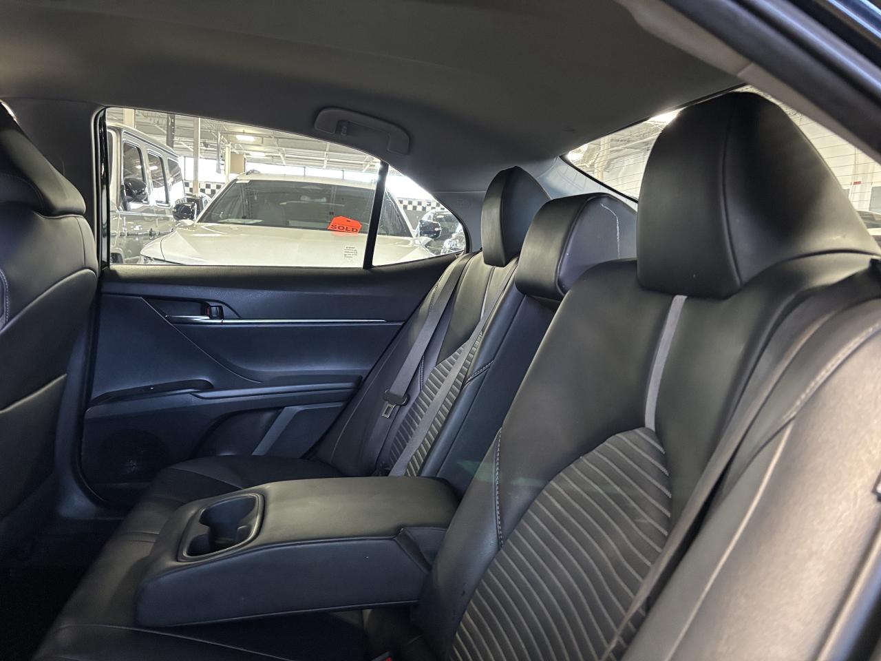 2020 Toyota Camry SE|ALLOYS|LEATHER|BACKUPCAMERA|HEATEDSEATS|+++ Photo