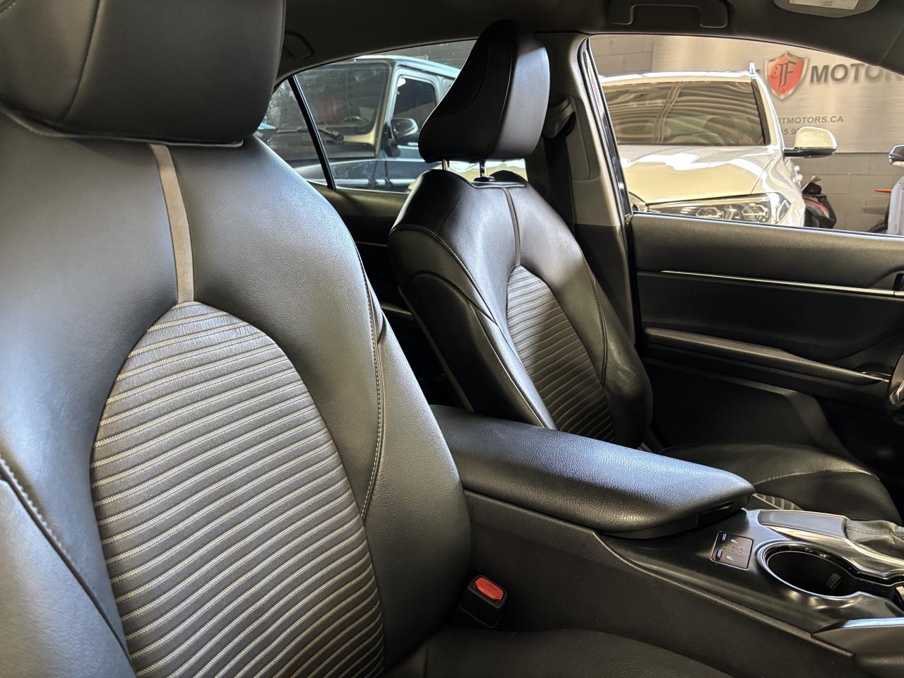 2020 Toyota Camry SE|ALLOYS|LEATHER|BACKUPCAMERA|HEATEDSEATS|+++ Photo