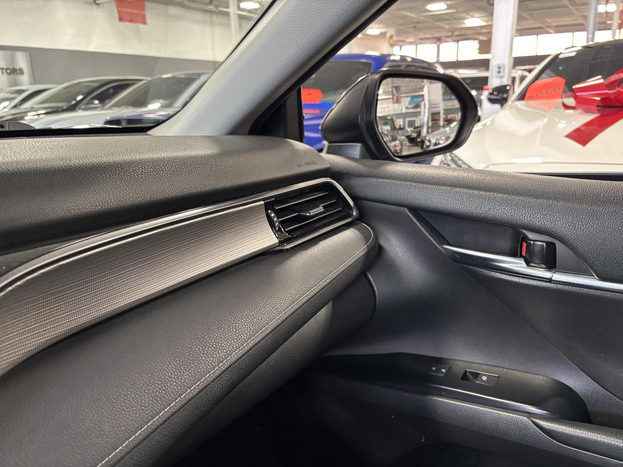 2020 Toyota Camry SE|ALLOYS|LEATHER|BACKUPCAMERA|HEATEDSEATS|+++ Photo