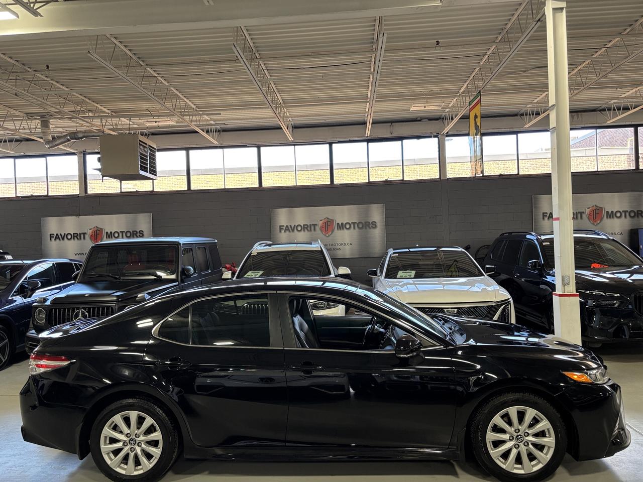 2020 Toyota Camry SE|ALLOYS|LEATHER|BACKUPCAMERA|HEATEDSEATS|+++ Photo