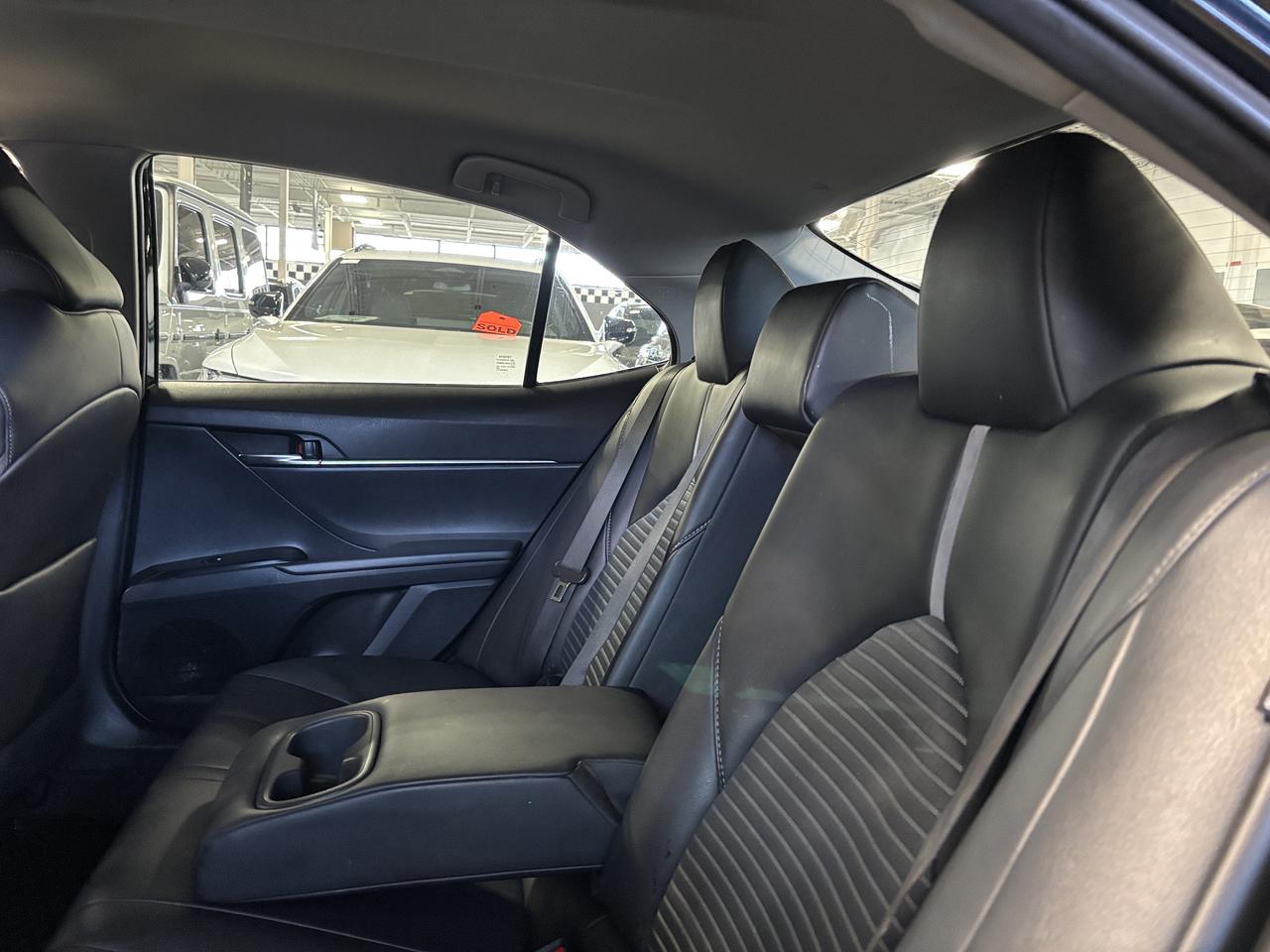 2020 Toyota Camry SE|ALLOYS|LEATHER|BACKUPCAMERA|HEATEDSEATS|+++ Photo