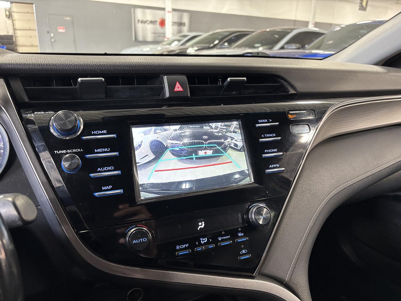 2020 Toyota Camry SE|ALLOYS|LEATHER|BACKUPCAMERA|HEATEDSEATS|+++ Photo