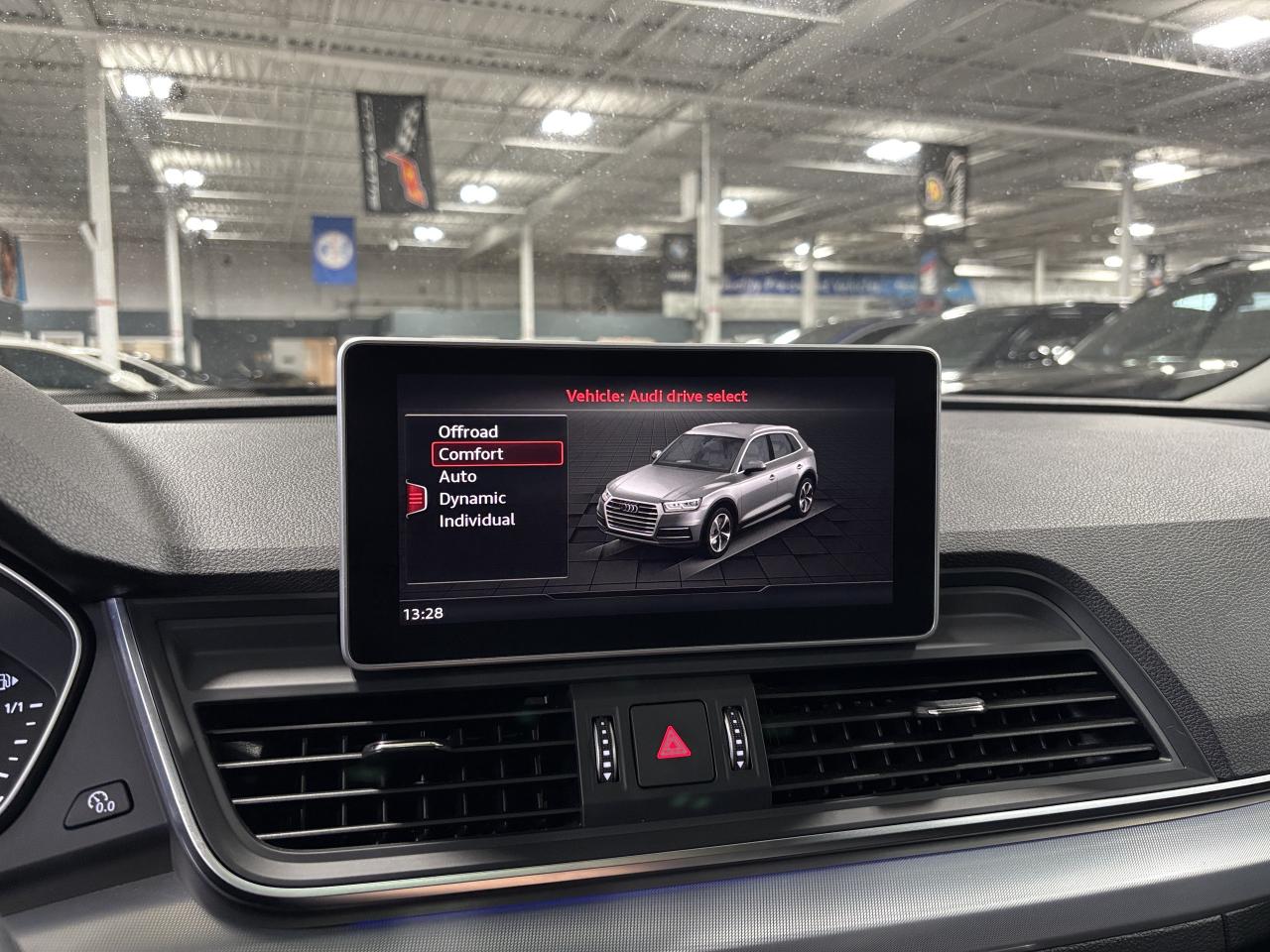 2018 Audi Q5 Technik|QUATTRO|S-TRONIC|CLUSTERNAV|AMBIENT|PANO|+ Photo