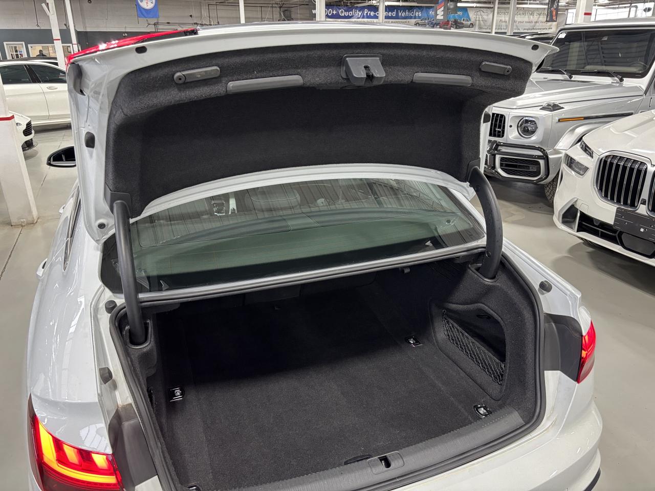 2023 Audi A4 Komfort|QUATTRO|ALLOYS|LEATHER|BACKUPCAM|SUNROOF|+ Photo