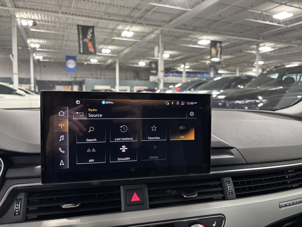 2023 Audi A4 Komfort|QUATTRO|ALLOYS|LEATHER|BACKUPCAM|SUNROOF|+ Photo