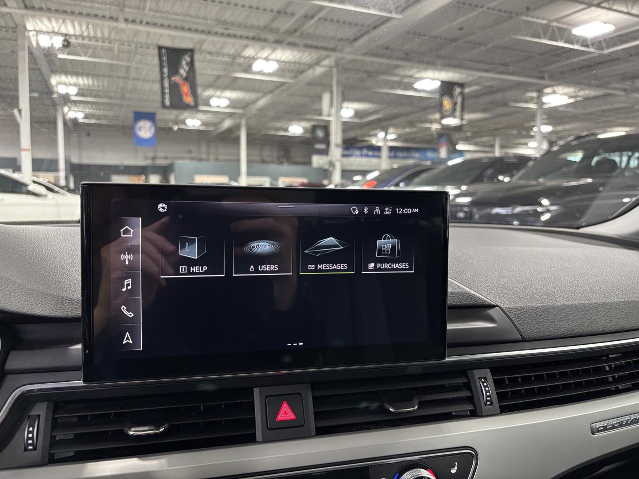 2023 Audi A4 Komfort|QUATTRO|ALLOYS|LEATHER|BACKUPCAM|SUNROOF|+ Photo