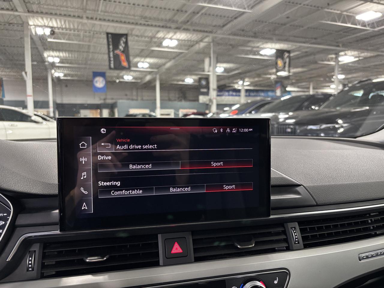 2023 Audi A4 Komfort|QUATTRO|ALLOYS|LEATHER|BACKUPCAM|SUNROOF|+ Photo