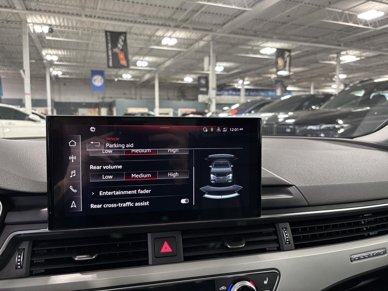 2023 Audi A4 Komfort|QUATTRO|ALLOYS|LEATHER|BACKUPCAM|SUNROOF|+ Photo