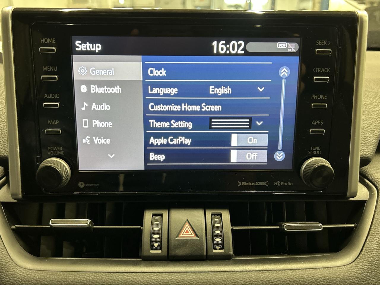 2019 Toyota RAV4 XLE PREMIUM AWD | LEATHER | SUNROOF | CARPLAY | Photo3