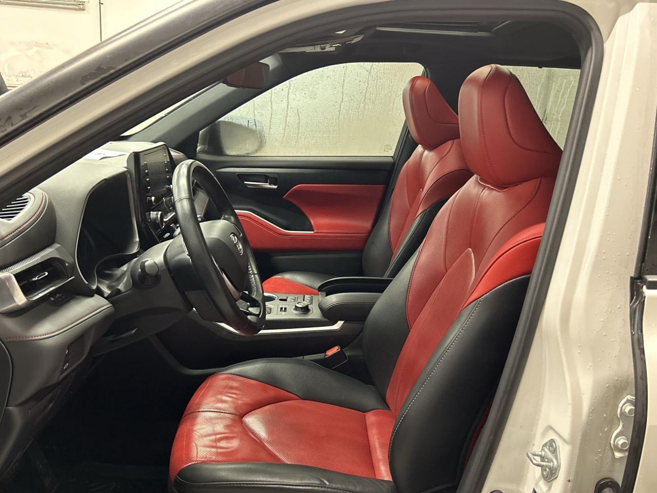 2021 Toyota Highlander XSE AWD | 7-PASS | SUNROOF | RED LEATHER | CARPLAY Photo