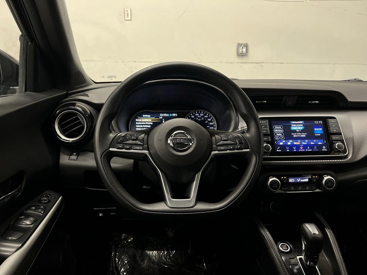 2019 Nissan Kicks SV | HTD SEATS | CARPLAY | REAR CAM | 17IN ALLOYS Photo