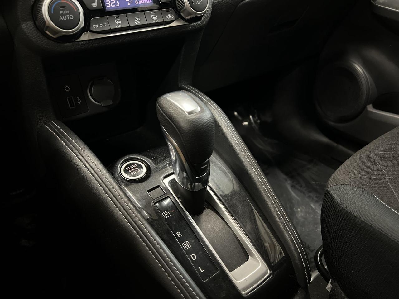 2019 Nissan Kicks SV | HTD SEATS | CARPLAY | REAR CAM | 17IN ALLOYS Photo