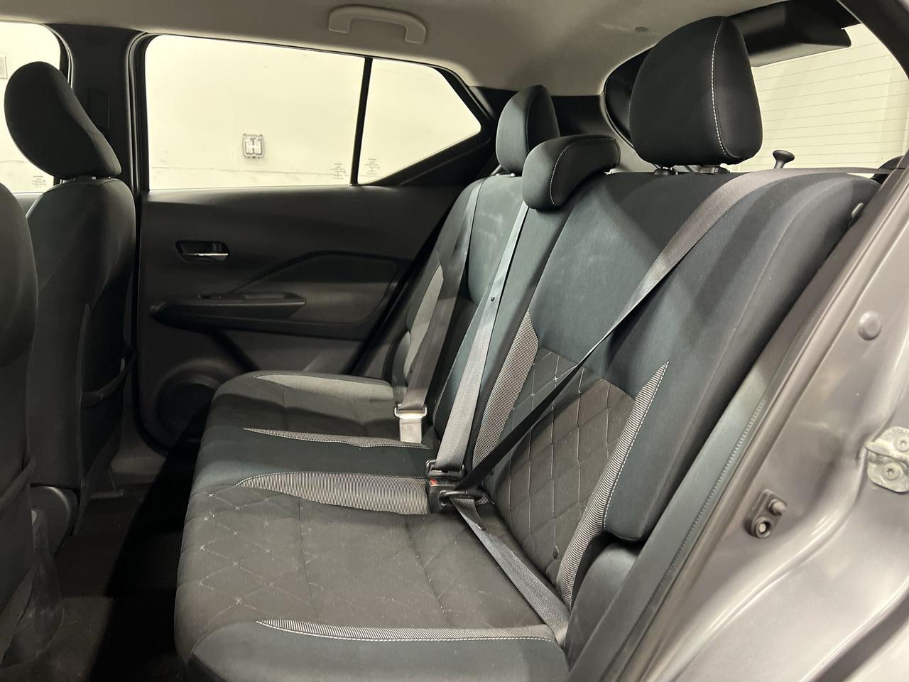 2019 Nissan Kicks SV | HTD SEATS | CARPLAY | REAR CAM | 17IN ALLOYS Photo