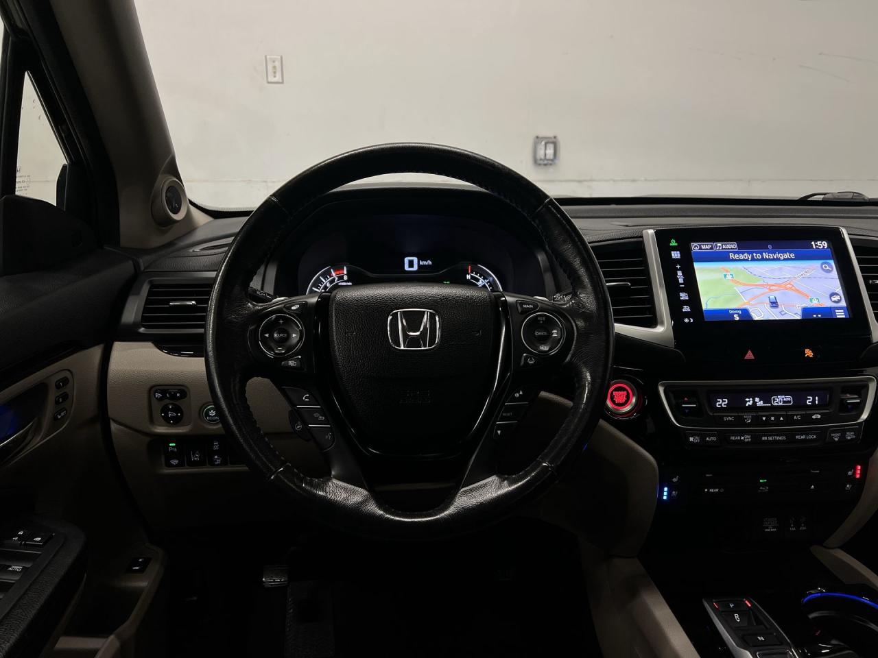 2016 Honda Pilot TOURING AWD | 7-PASS | HTD LEATHER | SUNROOF | DVD Photo