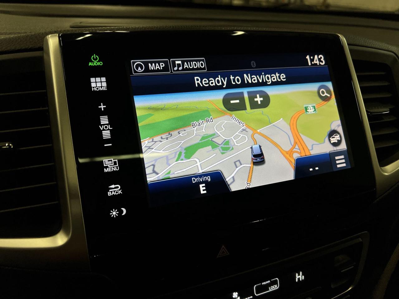 2016 Honda Pilot TOURING AWD | 7-PASS | HTD LEATHER | SUNROOF | DVD Photo