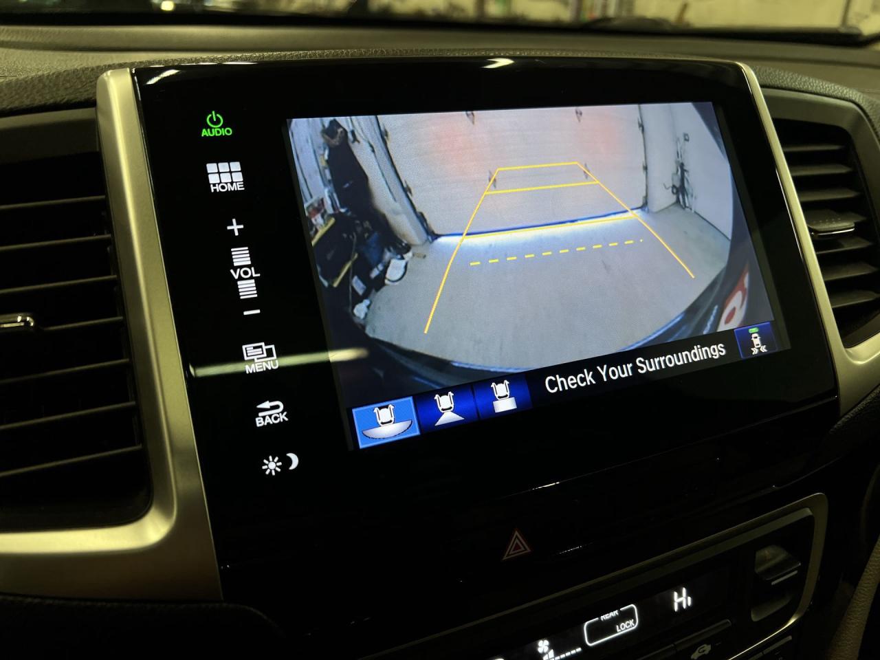 2016 Honda Pilot TOURING AWD | 7-PASS | HTD LEATHER | SUNROOF | DVD Photo