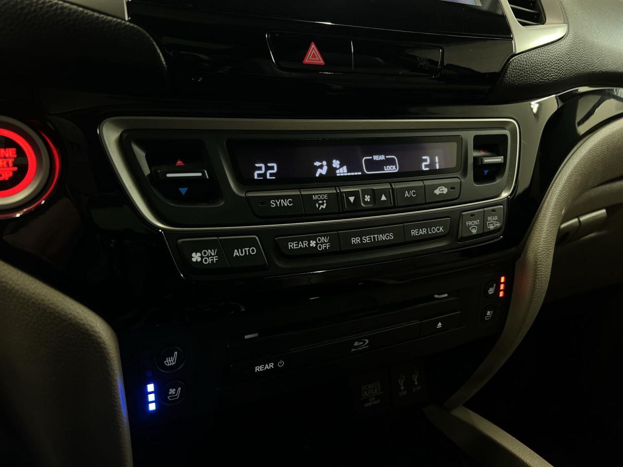 2016 Honda Pilot TOURING AWD | 7-PASS | HTD LEATHER | SUNROOF | DVD Photo