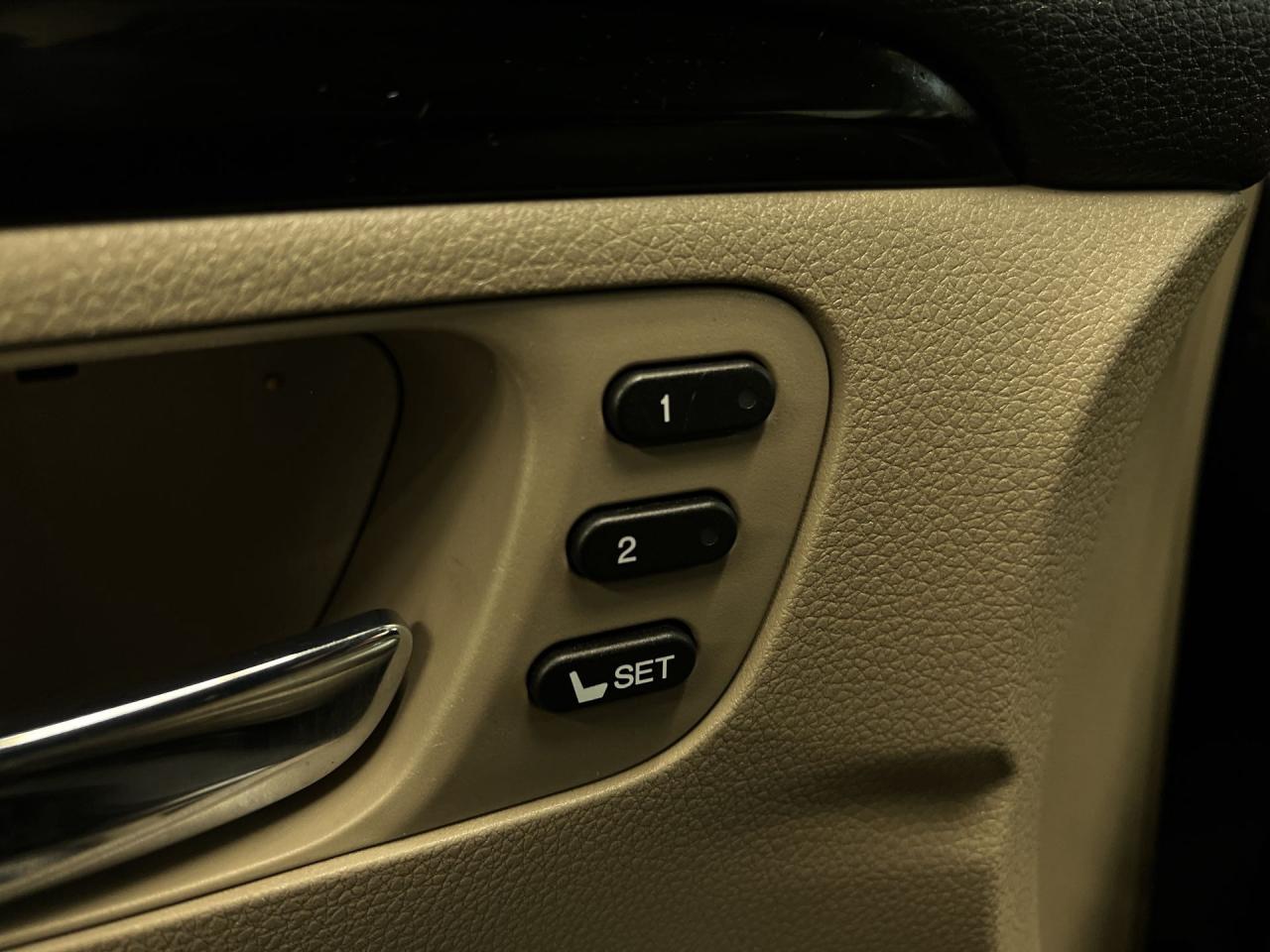 2016 Honda Pilot TOURING AWD | 7-PASS | HTD LEATHER | SUNROOF | DVD Photo