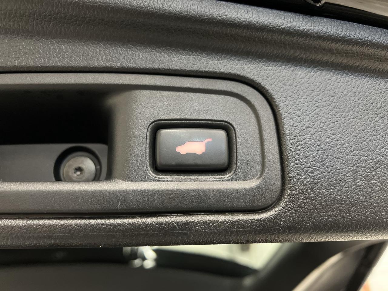 2016 Honda Pilot TOURING AWD | 7-PASS | HTD LEATHER | SUNROOF | DVD Photo