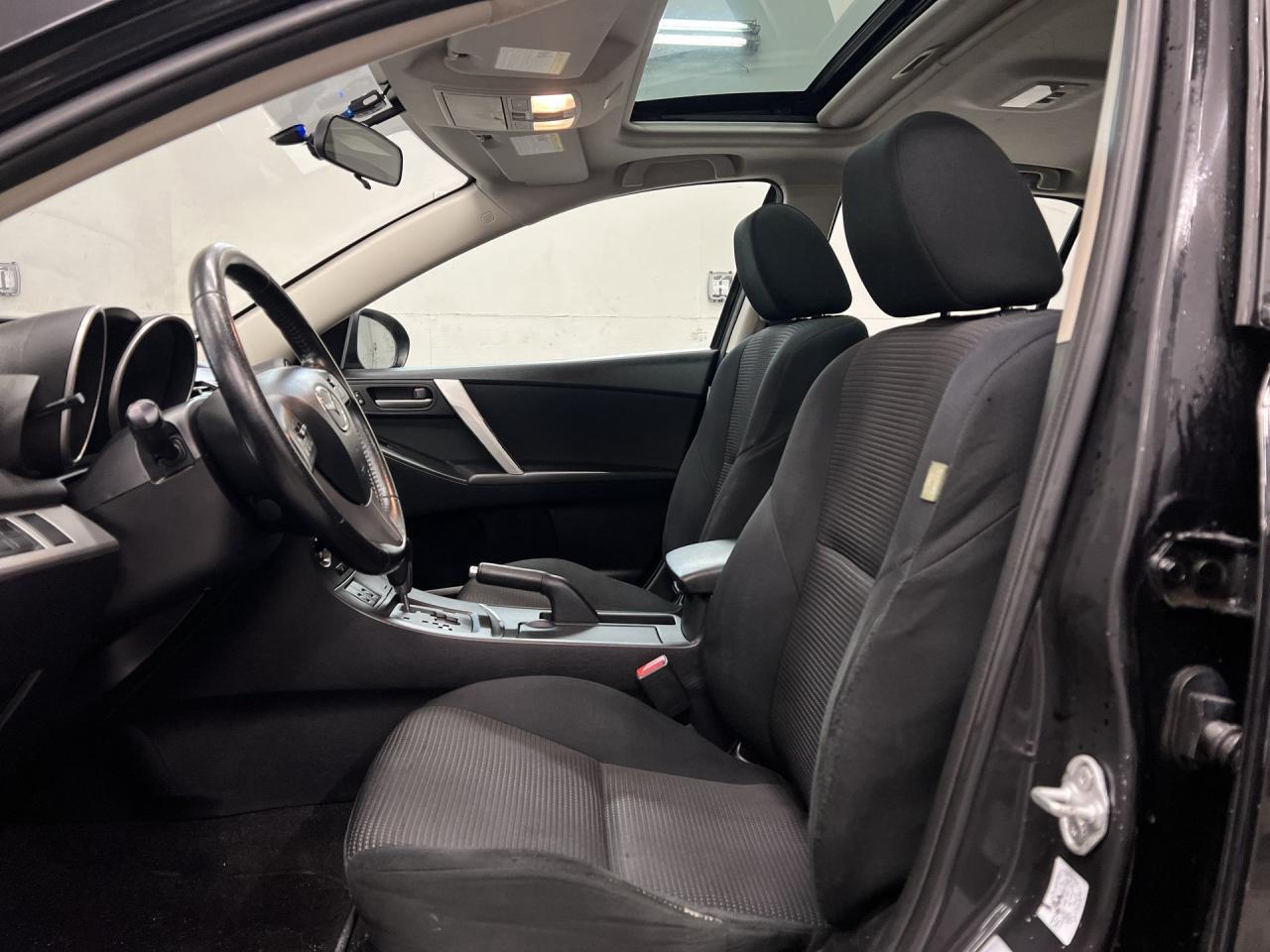 2013 Mazda MAZDA3 Sport GS | LOW KMS! | SUNROOF | HTD SEATS | 16IN ALLOYS Photo