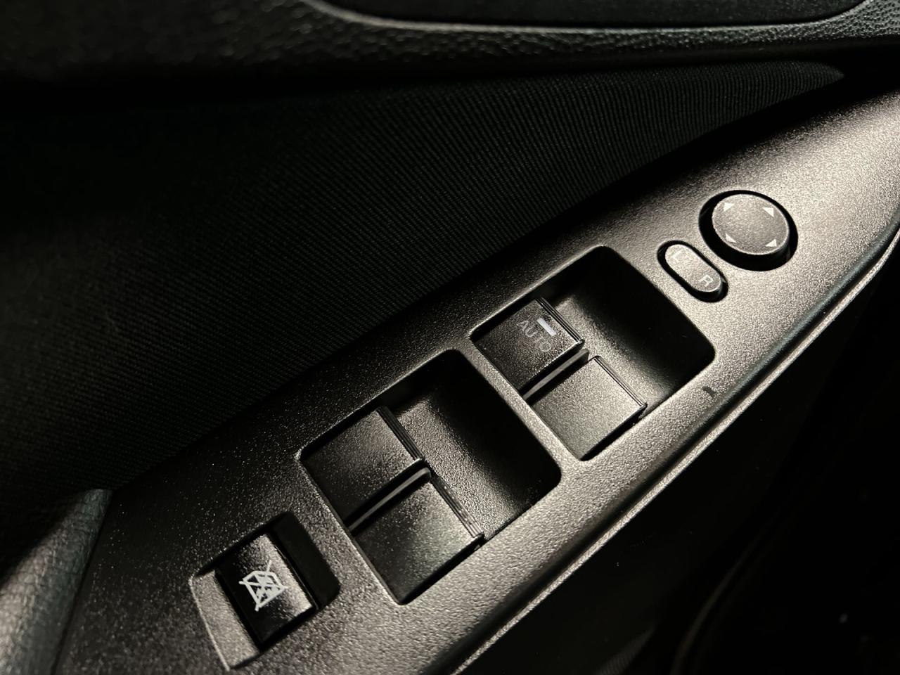 2013 Mazda MAZDA3 Sport GS | LOW KMS! | SUNROOF | HTD SEATS | 16IN ALLOYS Photo