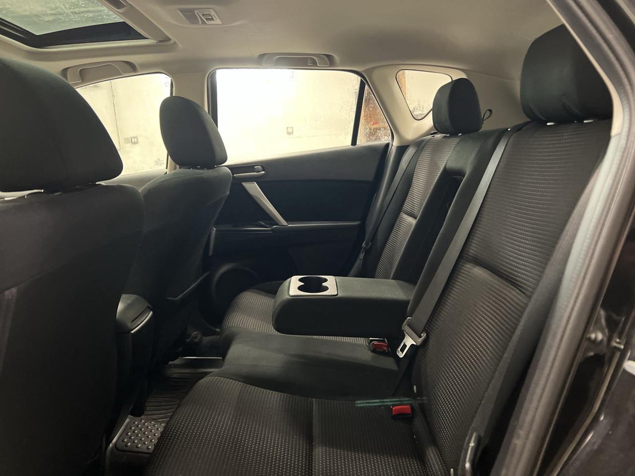 2013 Mazda MAZDA3 Sport GS | LOW KMS! | SUNROOF | HTD SEATS | 16IN ALLOYS Photo