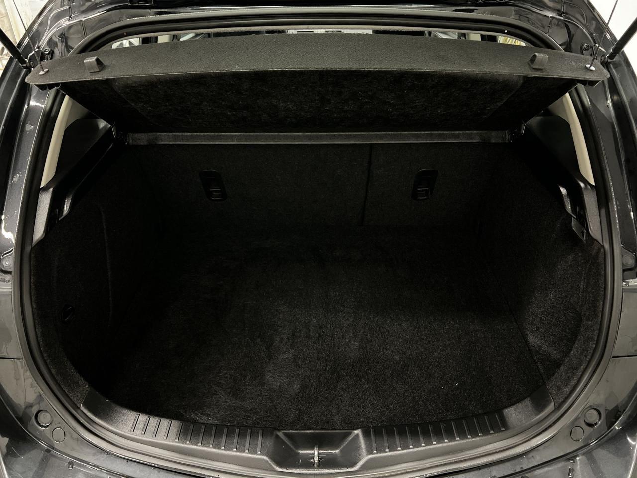 2013 Mazda MAZDA3 Sport GS | LOW KMS! | SUNROOF | HTD SEATS | 16IN ALLOYS Photo