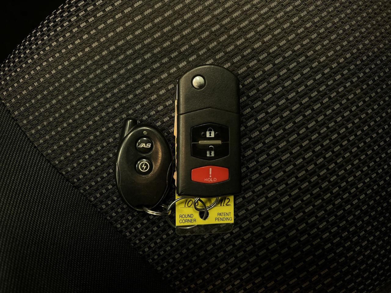 2013 Mazda MAZDA3 Sport GS | LOW KMS! | SUNROOF | HTD SEATS | 16IN ALLOYS Photo