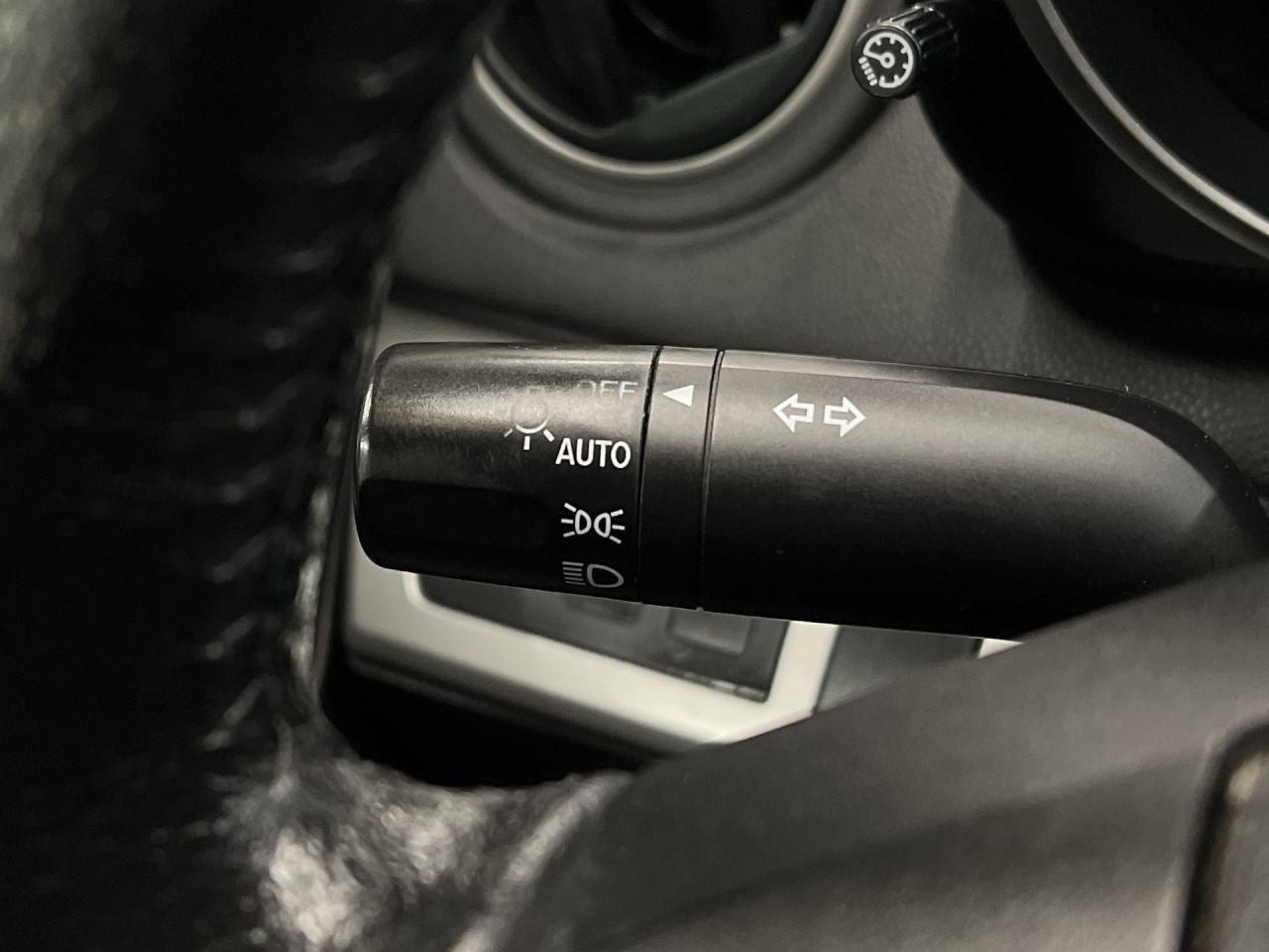 2013 Mazda MAZDA3 Sport GS | LOW KMS! | SUNROOF | HTD SEATS | 16IN ALLOYS Photo