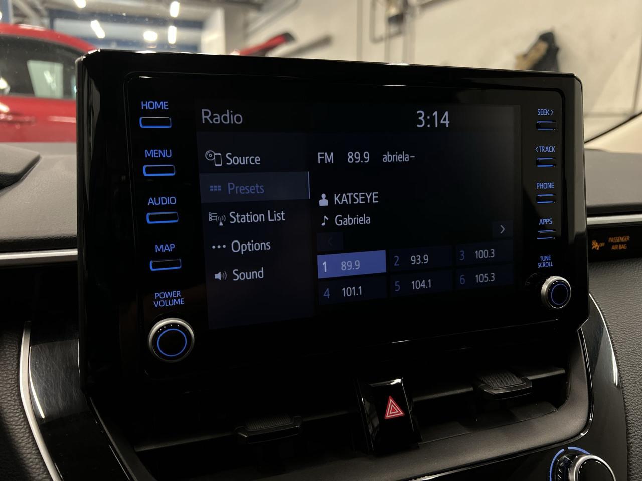 2022 Toyota Corolla LE | HEATED SEATS | CARPLAY | ADAPT. CRUISE | A/C Photo